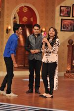 Sonakshi Sinha, Kapil Sharma on the sets of Comedy Nights with Kapil in Mumbai on 4th Dec 2013